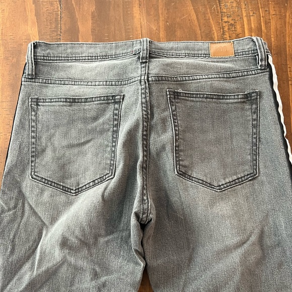 BDG black faded jeans size 33W stretch skinny - Picture 3 of 4